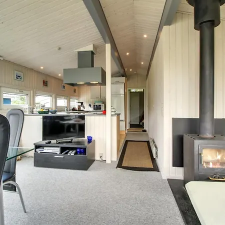 Gitten - 600m From The Sea By Interhome