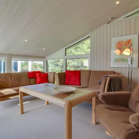 Gitten - 600m From The Sea By Interhome *